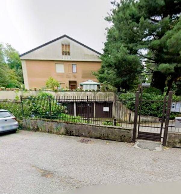 casa indipendente in vendita a Varese