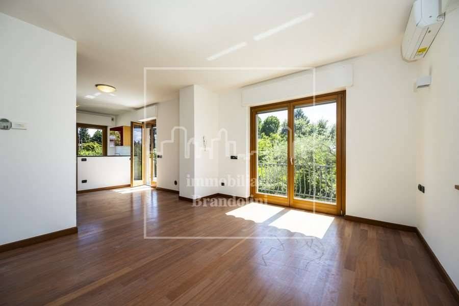 casa indipendente in vendita a Varese in zona Viale Europa