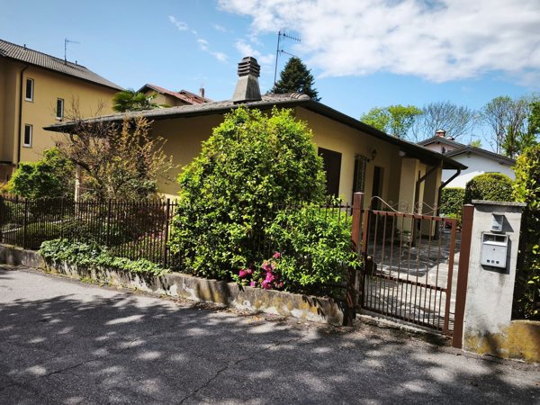 casa indipendente in vendita a Varese