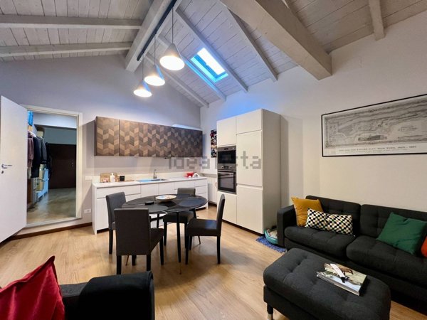 appartamento in vendita a Varese in zona Bizzozero