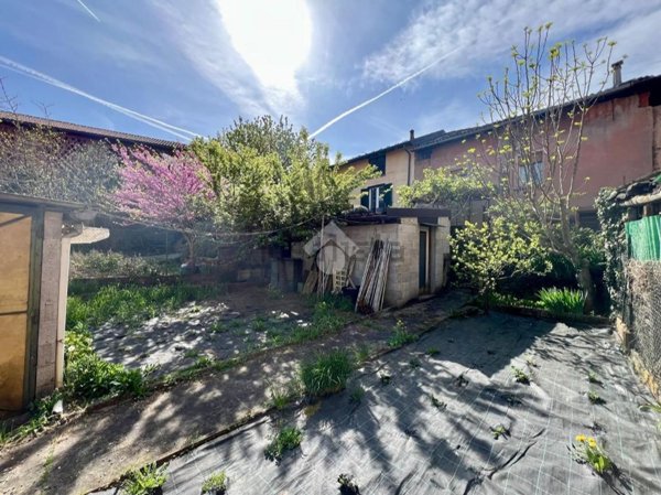 appartamento in vendita a Varese in zona Capolago