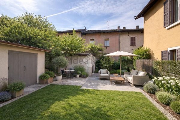 appartamento in vendita a Varese in zona Capolago