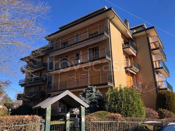 appartamento in vendita a Varese in zona Bizzozero