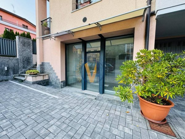 ufficio in vendita a Varese in zona Casbeno