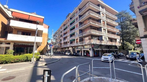 negozio in vendita a Varese in zona Centro Città