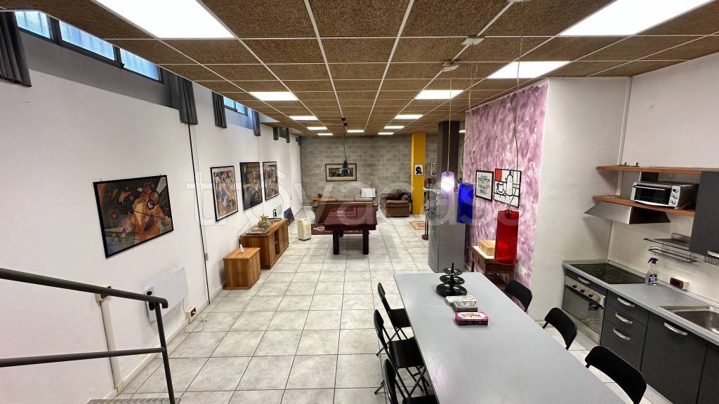 appartamento in vendita a Varese in zona Casbeno