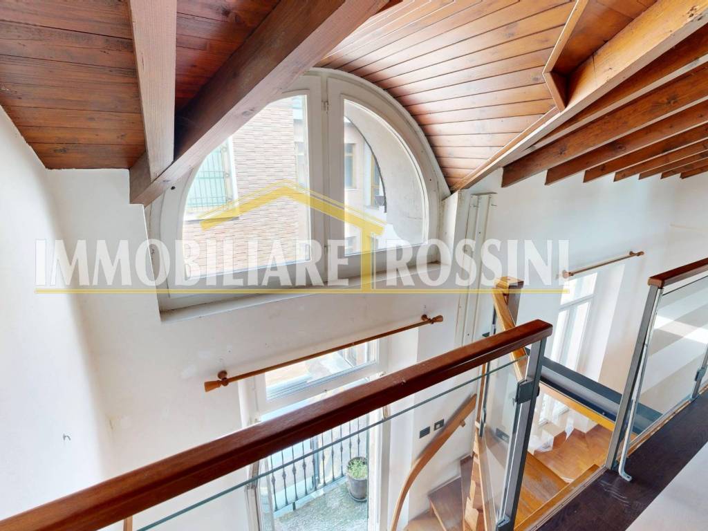 appartamento in vendita a Varese in zona Biumo