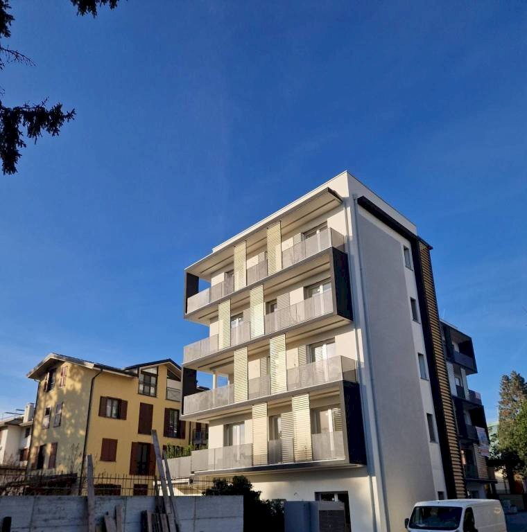 appartamento in vendita a Varese in zona Giubiano
