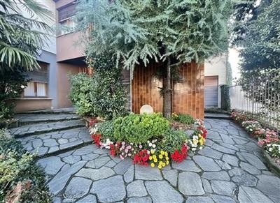 casa indipendente in vendita a Varese