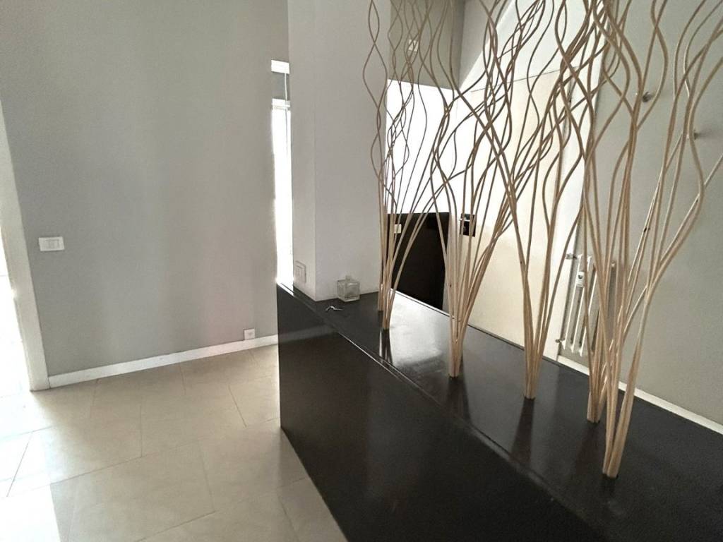 ufficio in vendita a Varese in zona Biumo