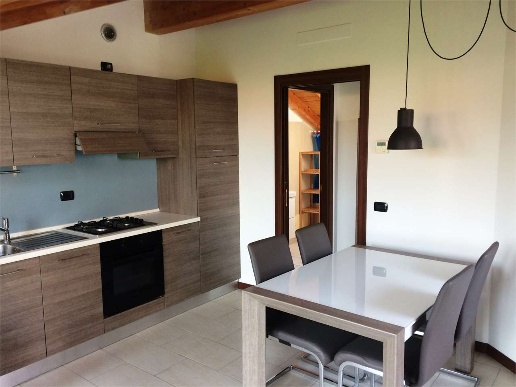 appartamento in vendita a Varese in zona Giubiano