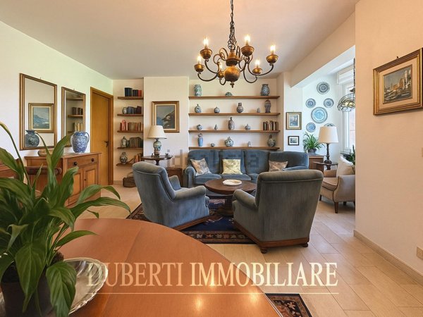 appartamento in vendita a Varese in zona Avigno