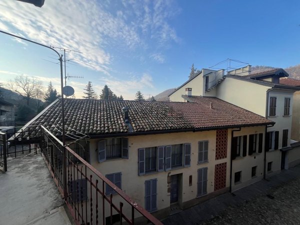 appartamento in vendita a Varese in zona Rasa di Varese