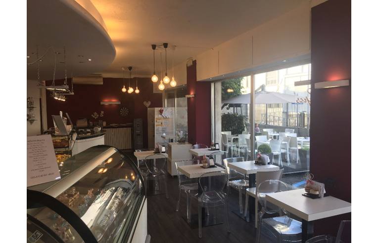 negozio in vendita a Varese in zona Centro Città