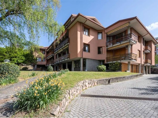appartamento in vendita a Varese in zona Avigno
