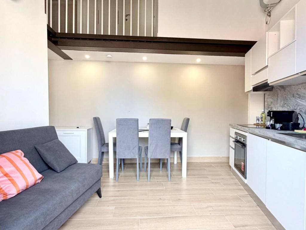 appartamento in vendita a Varese in zona Biumo