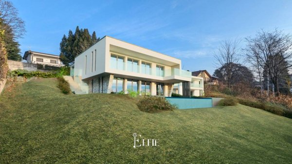 casa indipendente in vendita a Varese in zona Centro Città
