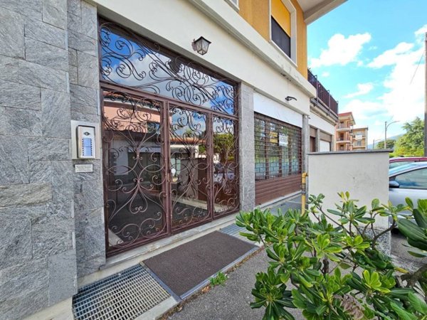 negozio in vendita a Varese in zona Bobbiate