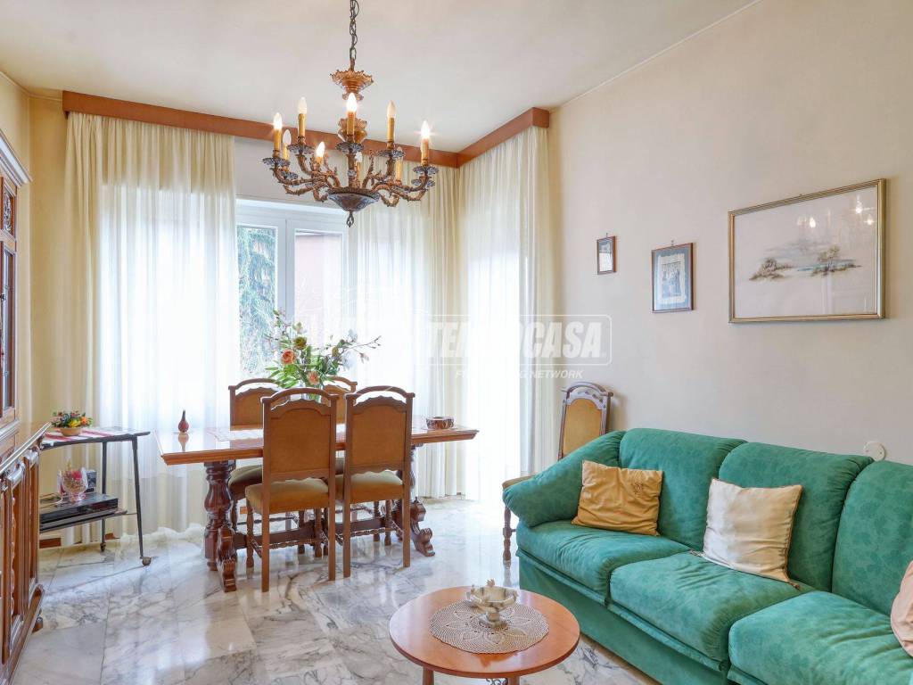 appartamento in vendita a Varese in zona Centro Città