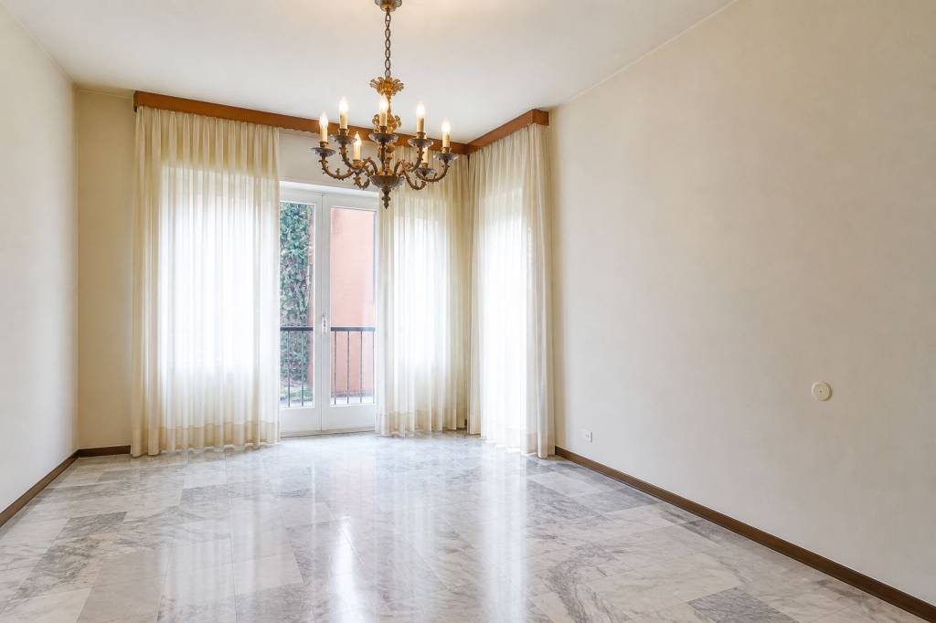 appartamento in vendita a Varese in zona Centro Città