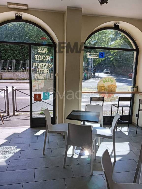 negozio in vendita a Varese in zona Centro Città