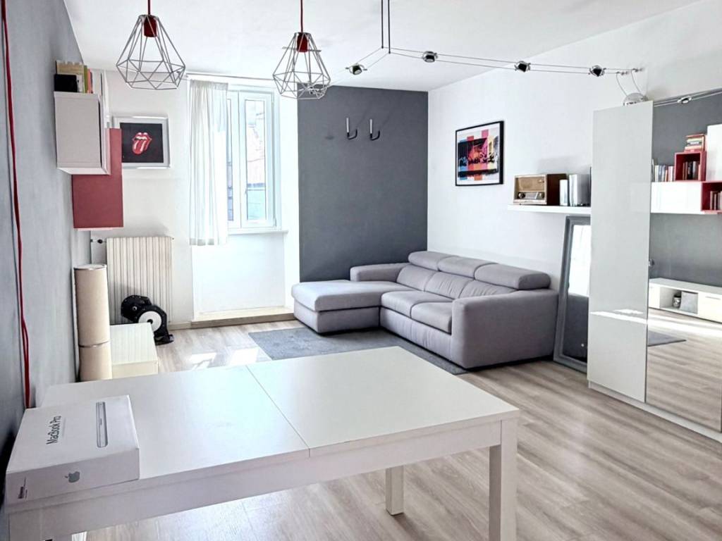 appartamento in vendita a Varese in zona Biumo