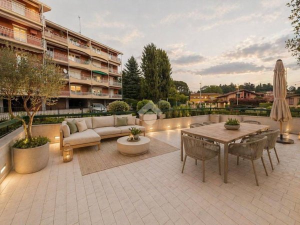 appartamento in vendita a Varese in zona Brunella