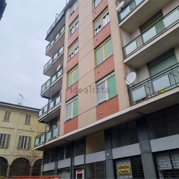 appartamento in vendita a Varese in zona Biumo