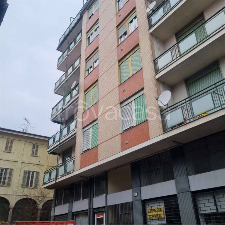 appartamento in vendita a Varese in zona Biumo
