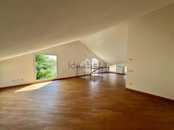 casa indipendente in vendita a Varese in zona Viale Borri