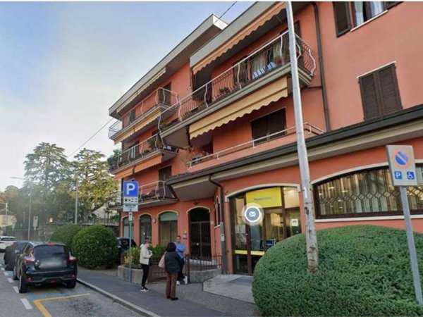 appartamento in vendita a Varese in zona Brunella