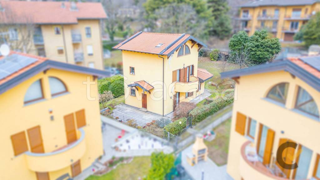 casa indipendente in vendita a Varese in zona Masnago