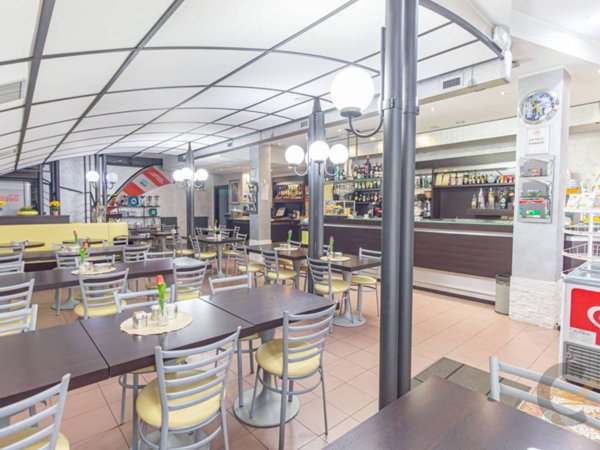 negozio in vendita a Varese in zona Viale Europa