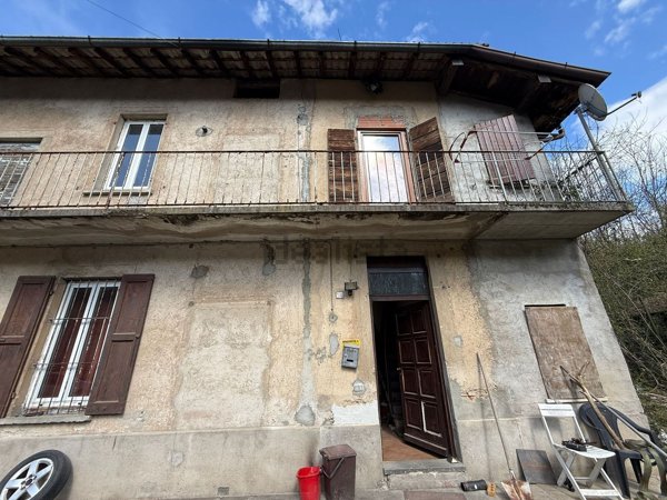 casa indipendente in vendita a Varese