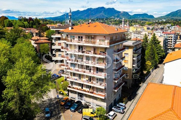 appartamento in vendita a Varese in zona Giubiano