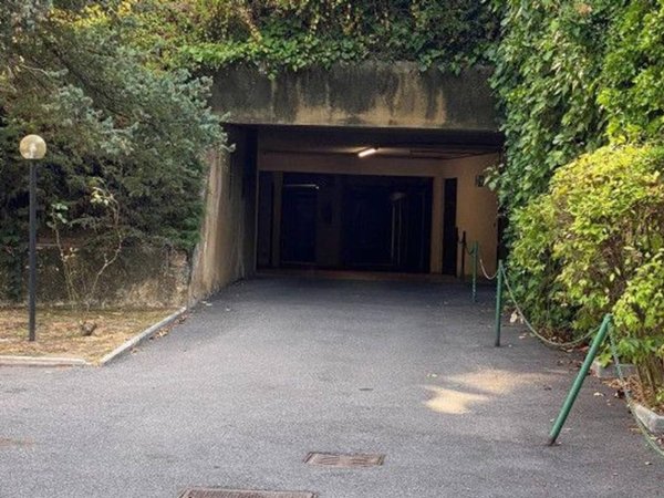 negozio in vendita a Varese in zona Capolago