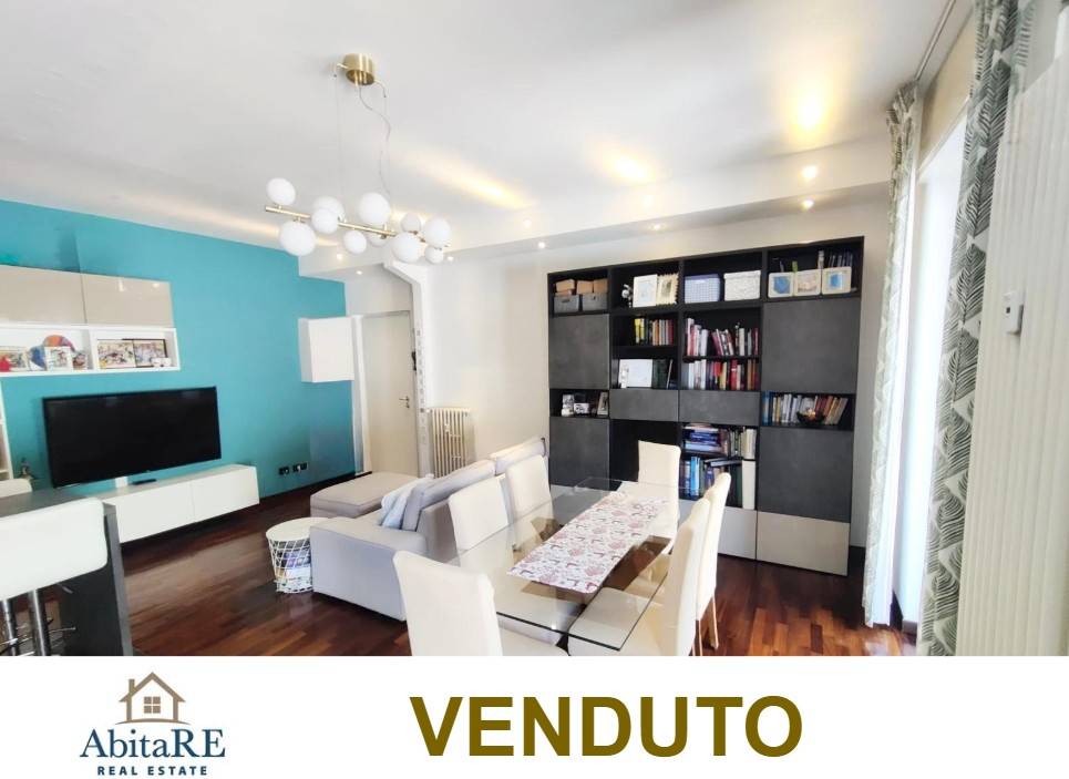 appartamento in vendita a Varese in zona Biumo