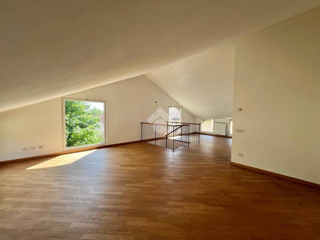 casa indipendente in vendita a Varese in zona Giubiano