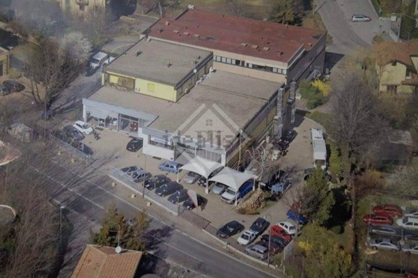 locale commerciale in vendita a Varese in zona Viale Valganna