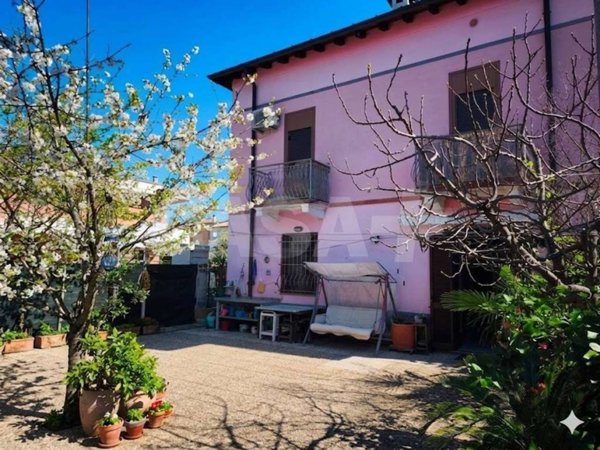 appartamento in vendita a Varese in zona Ippodromo