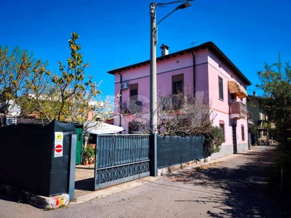appartamento in vendita a Varese in zona Biumo