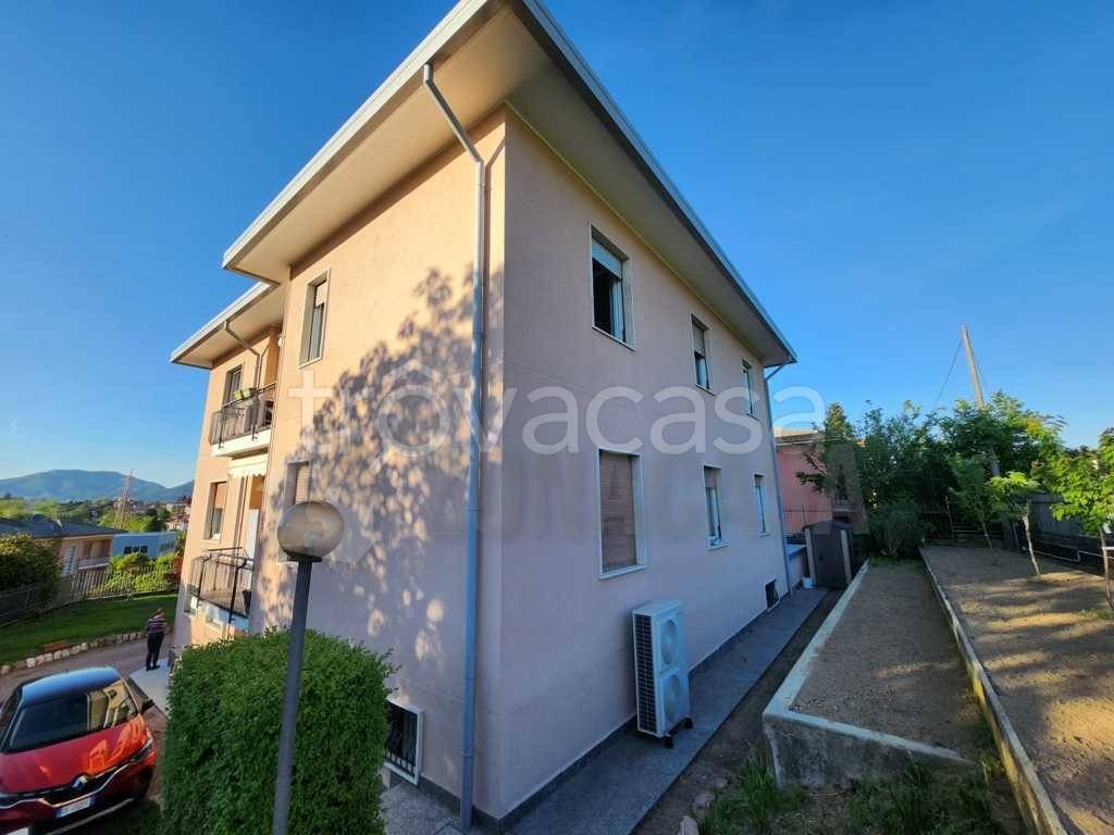 appartamento in vendita a Varese in zona Giubiano
