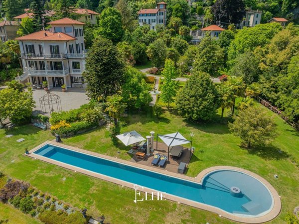 casa indipendente in vendita a Varese in zona Prima Cappella