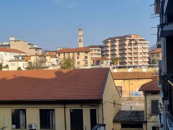 appartamento in vendita a Varese in zona Biumo