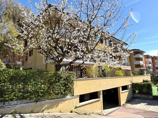 appartamento in vendita a Varese in zona Casbeno