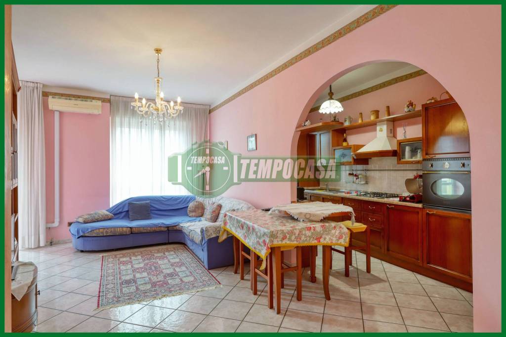 appartamento in vendita a Varese in zona Biumo