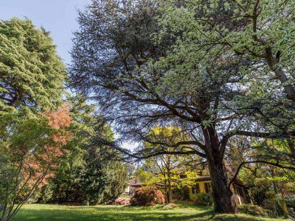 casa indipendente in vendita a Varese in zona Biumo
