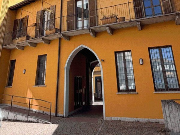 appartamento in vendita a Varese in zona Biumo