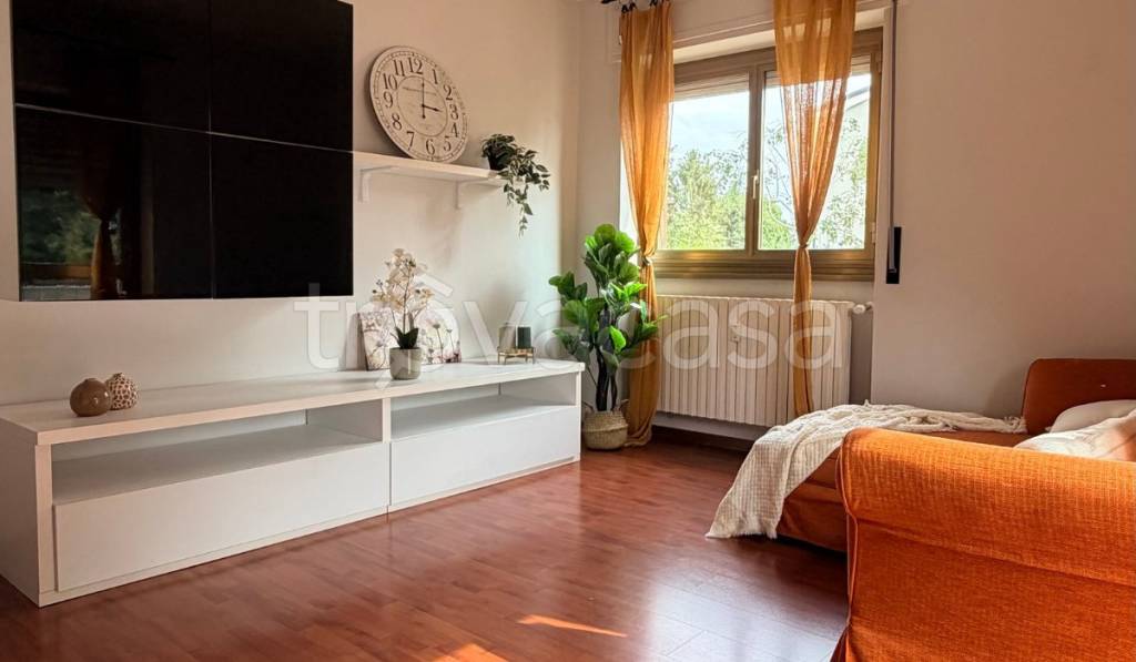 appartamento in vendita a Varese in zona Avigno