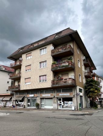 negozio in vendita a Varese in zona Giubiano
